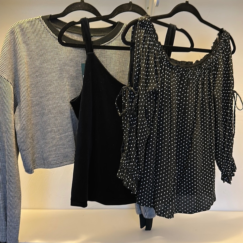 American Eagle, Old Navy, Wild Fable 3 tops sz M